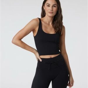Vuori Classic Black Top